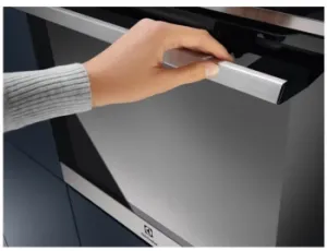    Electrolux EOE8P39WX / 