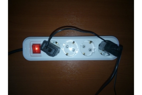   4-  . -.  . UNIVersal S304