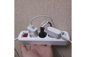  4-  . -.  . UNIVersal S304