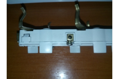   4-  . -.  . UNIVersal S304