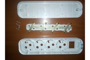   4-  . -.  . UNIVersal S304