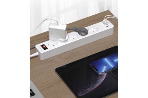 QUMO Power Bar  5SP4U (P-0005), 